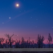 <font class="tempImageTitleThumbText">Waning Moon With Venus & Saturn</font><br>Alan Dyer<br>Jan 6 3:14pm<br>Gleichen, Alberta