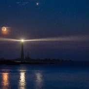 <font class="tempImageTitleThumbText">Moon And Venus Conjunction</font><br>Alexandre CROISIER<br>May 17 11:12pm<br>Plougerneau, Brittany, France
