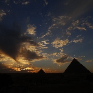 <font class="tempImageTitleThumbText">Golden Sunset</font><br>Aymen Ibrahem<br>Nov 26 6:02pm<br>The Pyramids, Giza, Egypt