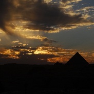<font class="tempImageTitleThumbText">Awesome Sunset</font><br>Aymen Ibrahem<br>Nov 26 5:56pm<br>The Pyramids, Giza, Egypt