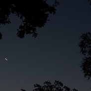 <font class="tempImageTitleThumbText">Moon And Venus</font><br>ed lomeli<br>Sep 10 7:53pm<br>Sacramento, California, USA