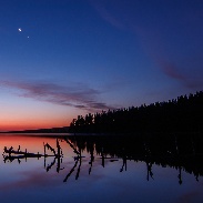 <font class="tempImageTitleThumbText">Venus Moon Conjunction</font><br>Greg Van den Bleeken<br>Sep 10 3:03pm<br>Lac des Servières, Auvergne, F