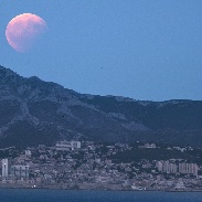 <font class="tempImageTitleThumbText">Partial Lunar Eclipse Over Marseille (Fra</font><br>Guillaume Cannat<br>Aug 10 2:34pm<br>Marseille