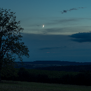 <font class="tempImageTitleThumbText">Moon And Venus</font><br>Heiko Ulbricht<br>Jul 17 9:45pm<br>Lerchenberg hill near Börnchen