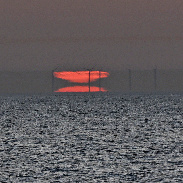 <font class="tempImageTitleThumbText">Inverted Sunset</font><br>Jan Koeman<br>May 24 10:18pm<br>Domburg, the Netherlands