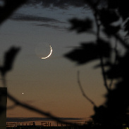 <font class="tempImageTitleThumbText">Mercury - Moon Conjunction</font><br>Jean-Christophe Vitu<br>Jun 16 9:50pm<br>Paris, France