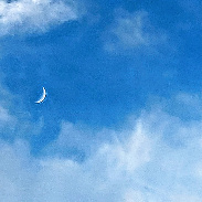 <font class="tempImageTitleThumbText">Crescent 🌙 Moon.</font><br>Kevan Hubbard<br>May 20 7:50pm<br>Seaton Carew,Co Durham, England