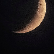 <font class="tempImageTitleThumbText">4.2 Day Old Waxing Moon</font><br>Les Brooks <br>Jun 18 9:54pm<br>East Shore Village, Seaham, Dur