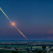 <font class="tempImageTitleThumbText">Eclipse Sequence</font><br>Lorenzo Comolli<br>Oct 22 6:54am<br>Villahoz, Spain