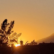 <font class="tempImageTitleThumbText">Sun`s Spring Setting</font><br>Mario J. Avila (Retired)<br>Sep 6 11:02pm<br>Santiago. Chile