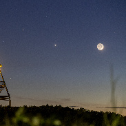 <font class="tempImageTitleThumbText">Venus & Moon</font><br>Miroslaw Fröhlich<br>May 18 10:39pm<br>Bottrop, Germany