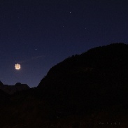 <font class="tempImageTitleThumbText">Venus, Mars, Crescent Moon</font><br>Olivier Staiger<br>Feb 20 8:54pm<br>Vétroz, west of Sion Switzerla