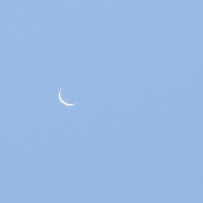 <font class="tempImageTitleThumbText">Venus 4% Crescent</font><br>Patricio Leon<br>Oct 15 7:34pm<br>Santiago, Chile