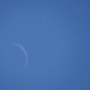 <font class="tempImageTitleThumbText">Moon Venus Near Miss</font><br>Patricio Leon<br>Jan 31 10:36pm<br>Santiago, Chile