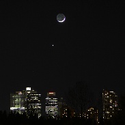 <font class="tempImageTitleThumbText">Moon, Venus, & Mars </font><br>Paul Mann<br>Feb 24 4:00am<br>Vancouver, BC, Canada