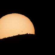 <font class="tempImageTitleThumbText">Landscape With Sunspots</font><br>Radu Anghel<br>Dec 27 10:08pm<br>Bacau, Romania