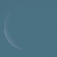 <font class="tempImageTitleThumbText">Venus And The Moon</font><br>Robert Forrest<br>Nov 9 4:24pm<br>Market Harborough, UK