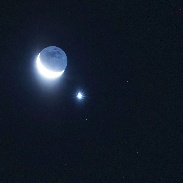 <font class="tempImageTitleThumbText">Tear Drop - Crescent Moon And Venus Conju</font><br>Shiraishi<br>Jan 2 3:31am<br>Kumagaya-shi, Saitama, Japan