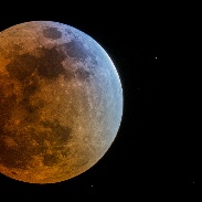<font class="tempImageTitleThumbText">Total Lunar Eclipse</font><br>Steve<br>Sep 28 7:08am<br>Kansas