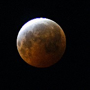 <font class="tempImageTitleThumbText">Lunar Eclipse 260827</font><br>Thomas Jorgenson<br>Aug 28 6:38am<br>Neenah, WI