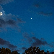 <font class="tempImageTitleThumbText">Moon And Venus</font><br>Todd Hargis<br>May 18 4:23am<br>Vidor, Texas
