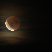 <font class="tempImageTitleThumbText">Lunar Eclipse</font><br>Tosi Philippe<br>Sep 8 8:16pm<br>FRANCE - Nîmes