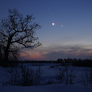 <font class="tempImageTitleThumbText">Moon, Jupiter, Venus</font><br>Vladimir Nerush<br>Feb 23 10:45pm<br>Vladimir Oblast, Russia