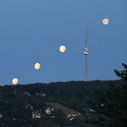 <font class="tempImageTitleThumbText">Lunar Eclipse</font><br>Wolfgang Muehle<br>Aug 9 9:06pm<br>Stuttgart, Germany